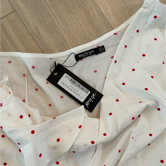 NWT Nasty Gal off the shoulder spotted Ruffle Blouse in size 8 - Picture 6 of 6